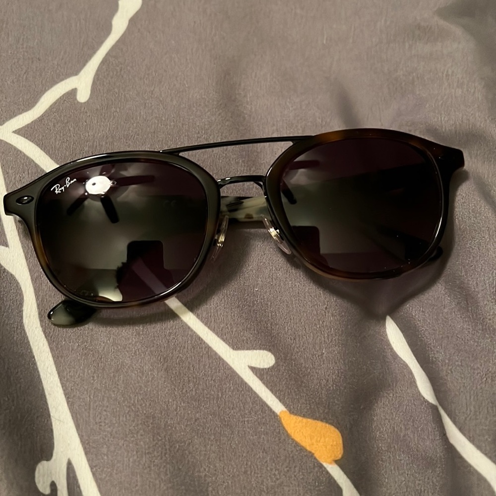Ray-Ban unisex sunglasses